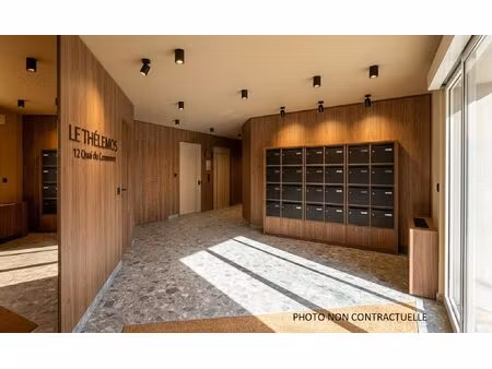 location local professionnel 370m²