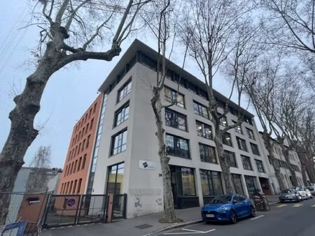 location local professionnel 746m² lyon 9ème