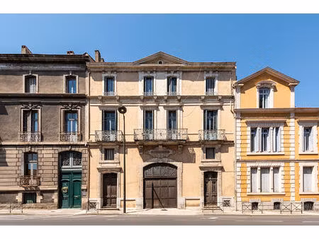 hotel particulier du xixe avec jardin et grand garage