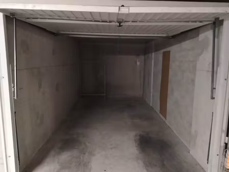 vente garage 13 m² marseille 8 (13008)
