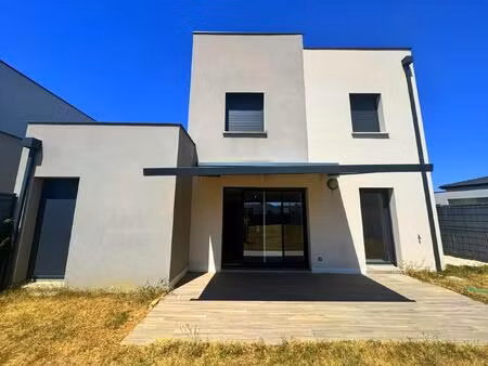 location maison 4 pièces 94m² romans sur isere 26100