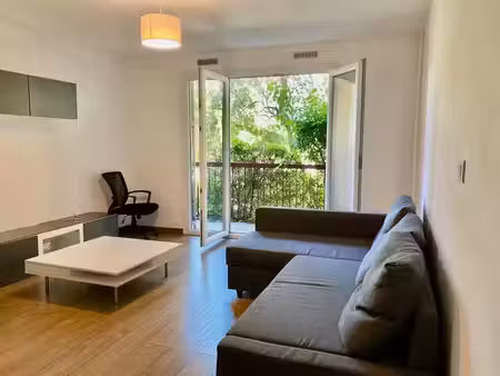location appartement 2 pièces 51 m² à aix-en-provence (13100)
