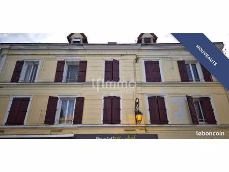 immeuble 7 pièces 400 m²