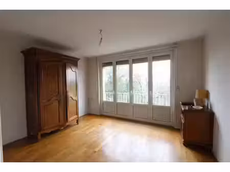 t3 dans résidence appréciée avec magnifique vue sur le val d