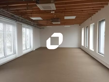 location bureaux 193 m² à 418 m²