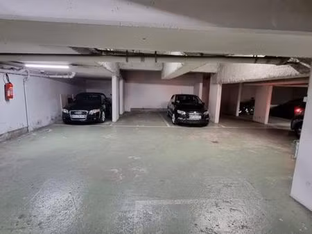 à louer - place de parking en sous-sol - paris 16e