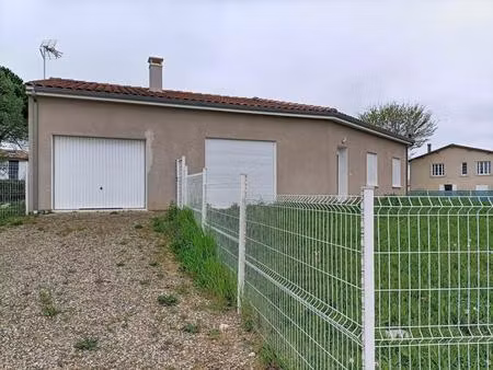 à louer - maison de plain-pied 95 38 m² à boé