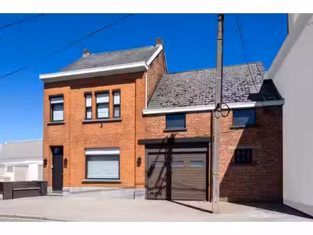 leuke woning met 4 slk  grote garage en groot binnenterras