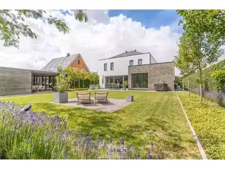 idealis vastgoed – royale  instapklare en perfect onderhouden gezinswoning dewelke op een 