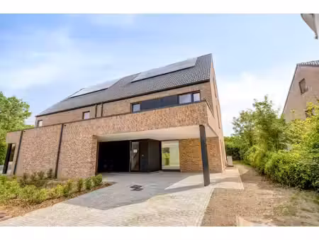 nieuwbouwwoning met 6 slaapkamers & 3 badkamers (aan 6% btw)