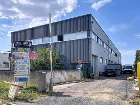 vente commerce 24 pièces 2081 m² caen (14000)