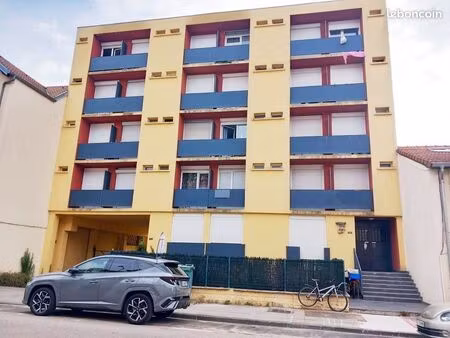 studio 1 pièce 12 m²