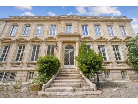 location local professionnel 994m²