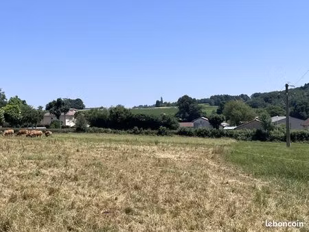 terrain à bâtir de 1122 m² à arpajon-sur-cere (15)