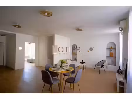 à vendre maison de ville avec grand garage et combles aménageables en centre-ville de...