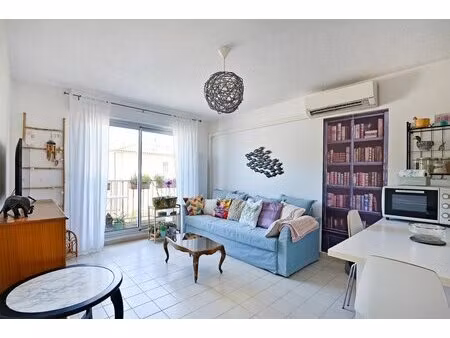 appartement t2 avec balcon  ascenseur - 42 33 m² - lunel