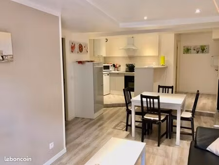 f3 lumineux et entièrement équipé - 50m2 - centre d'allevard - 720