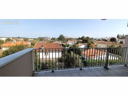 part loue super f2 55m² + terrasse + parking