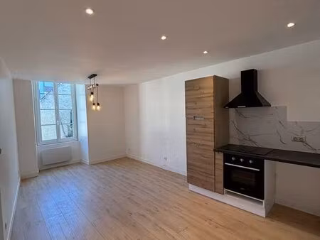 appartement t1 bis rénové – 39 m² – centre-ville de seurre