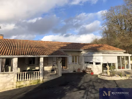 nord barbezieux(16) en campagne vaste maison