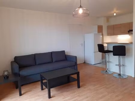 location appartement 2 pièces 45m² croutelle 86240