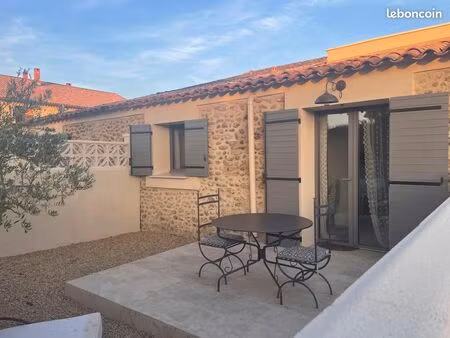 t2 meublé 33m² terrasse/parking/piscine