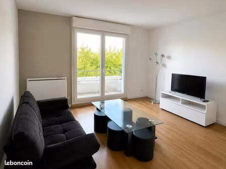 à louer – superbe t2 meublé de 45 12 m² avec balcon et parking – issy-les-moulineaux