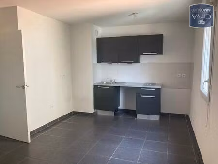 location appartement 2 pièces 43m² le luc 83340