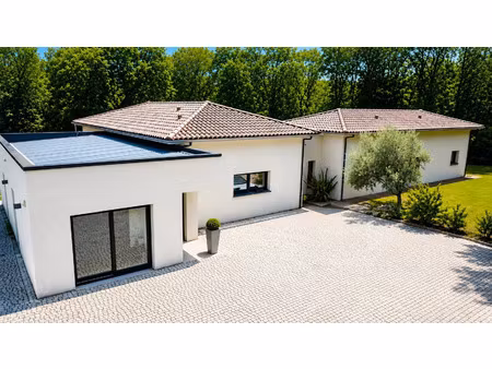 vente maison 7 pièces 206 m2 à pujols