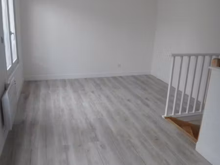 bonneval f2 en duplex plein centre ville -
