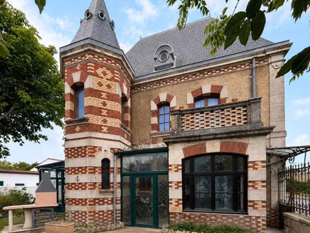 vente commerce 10 pièces 331 m² saint-pierre-d’oléron (17310)