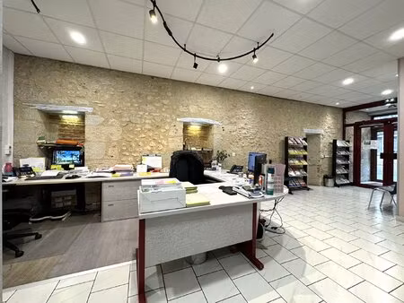 a vendre  plein centre ville de périgueux  superbe immeuble de 237 m² sur 4 niveaux