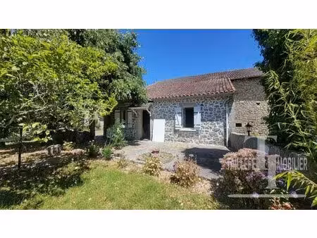 maison en pierre avec grange et dépendances périgord vert