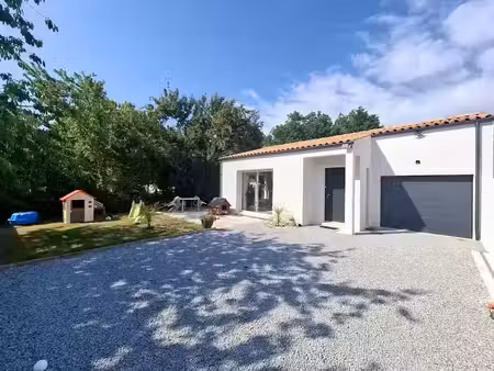 vente maison 4 pièces 91 m² à le chay (17600)  275 600 €