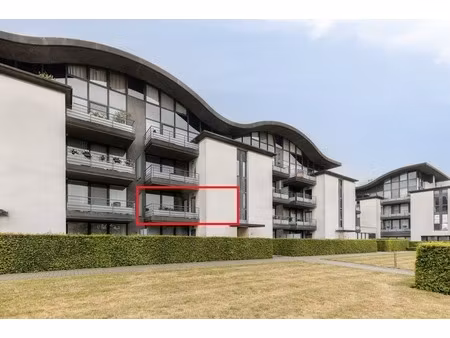 appartement te koop in sint-kruis met 2 slaapkamers