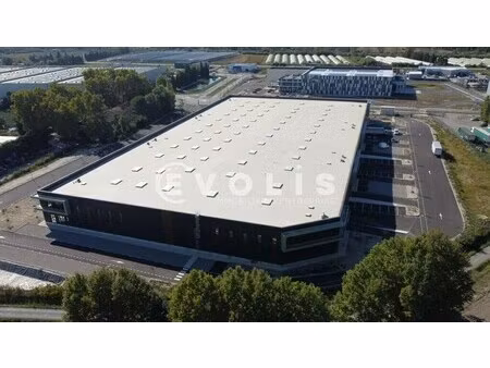 location local d’activités graveson 13690 1408m²