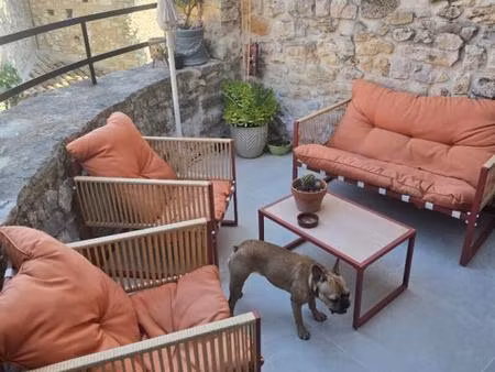 très belle et agréable maison de village avec terrasse à liouc