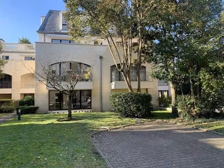 location bureaux 250 m²
