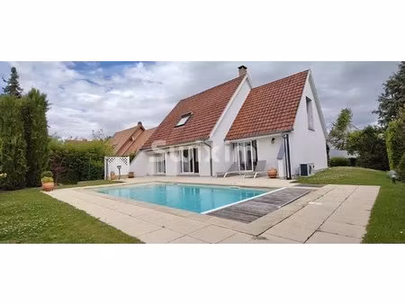 superbe maison avec piscine sur 6.72 ares