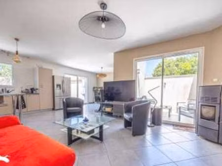 vente maison à niort (79000) : à vendre / 83m² niort