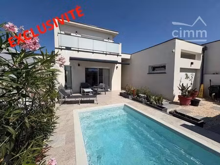 maison contemporaine avec piscine et garage