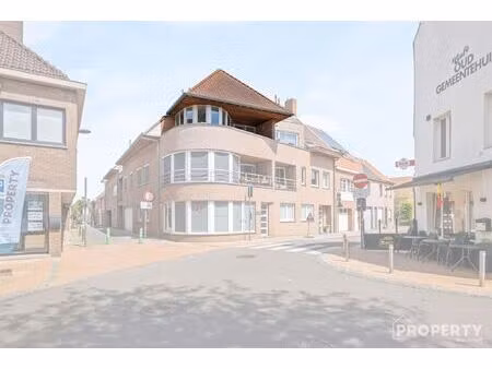 appartement te koop in hulste met 3 slaapkamers