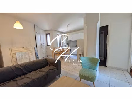location appartement 3 pièces 61m2 grenoble 38000 - 915 € - surface privée