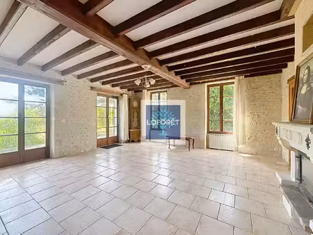 maison de caractère   4 chambre  dépendances avec jardin arboré
