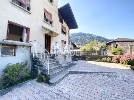 maison à vendre à détrier - 6 pièces avec fort potentiel + dépendances