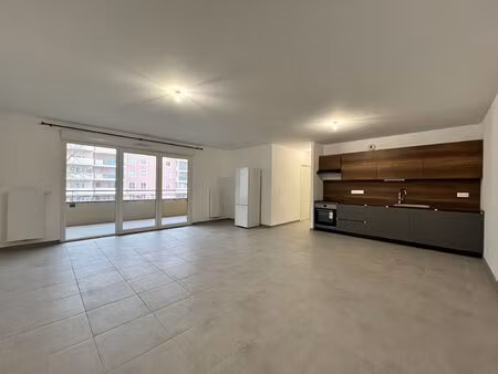 location appartement 4 pièces  85.15m²  saint