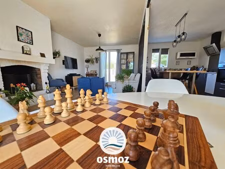 135 m² de convivialité sur une belle parcelle de près de 700