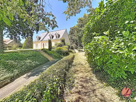maison familiale 5 chambres à vendre à cangey  entre blois et