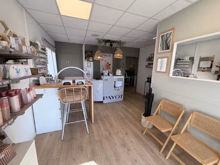 vente commerce 60 m² mauguio (34130)