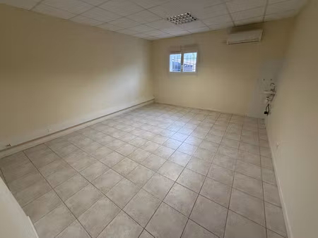 location commerce 20 m² à mauguio (34130)